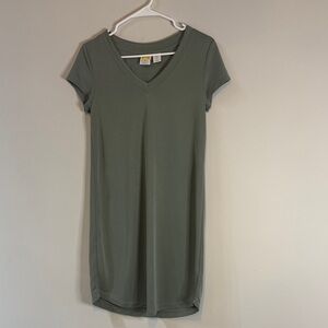 C&C California Olive Short Sleeve V-Neck T-Shirt Dress